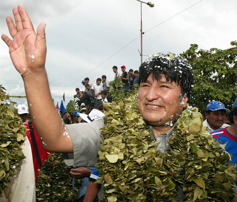 Bolivian president Evo Morales wears a garland made from coca leaves. (Photo: Aizar Raldes/AFP via Getty Images)